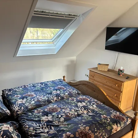 Schoene Maisonette-wohnung In Ruhiger Lage Διαμέρισμα