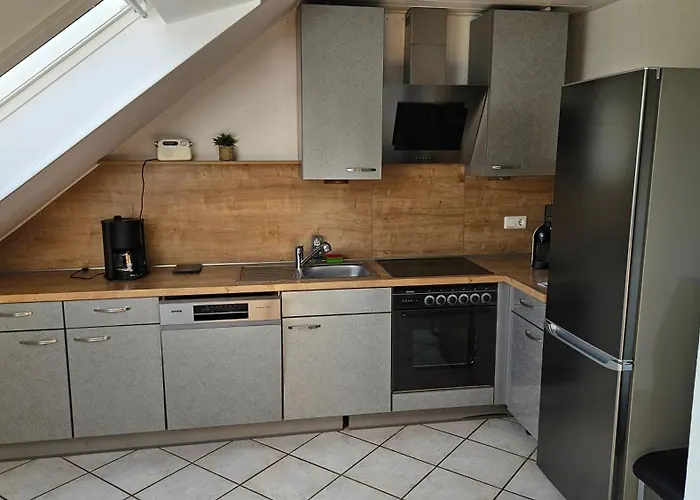 Schoene Maisonette-wohnung In Ruhiger Lage Διαμέρισμα *